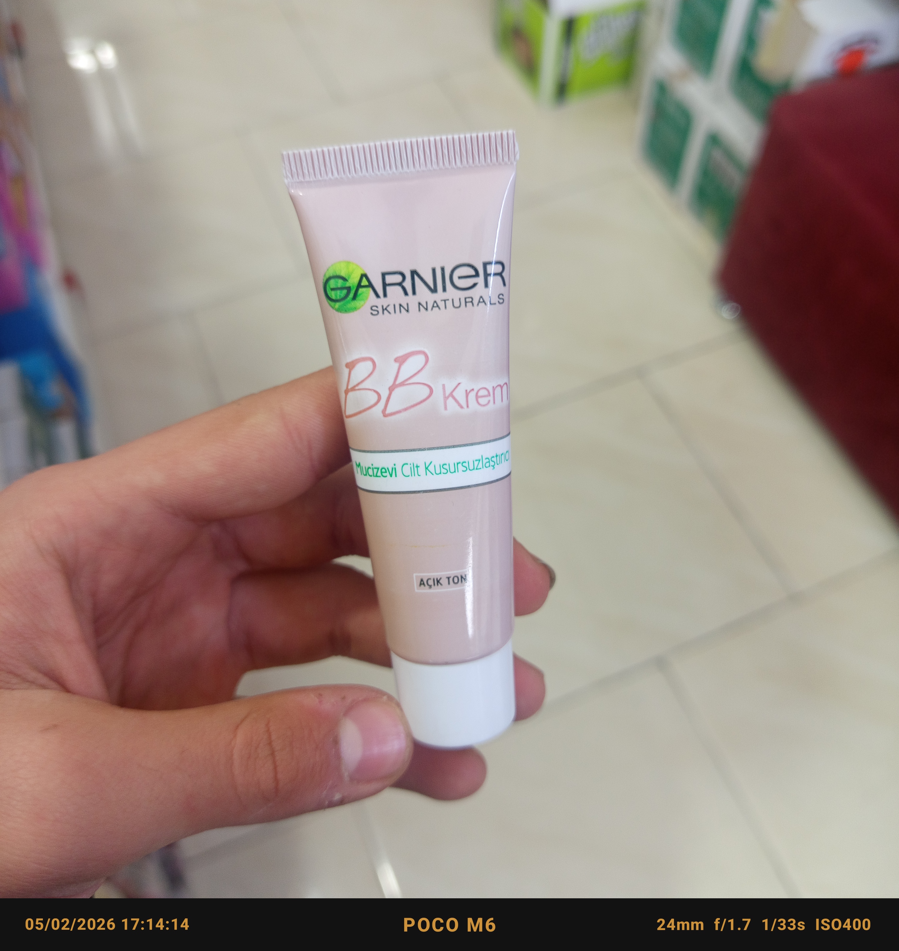 بی بی کرم گارنیر رنگ متوسط برای پوست نرمال با حجم 18 میل