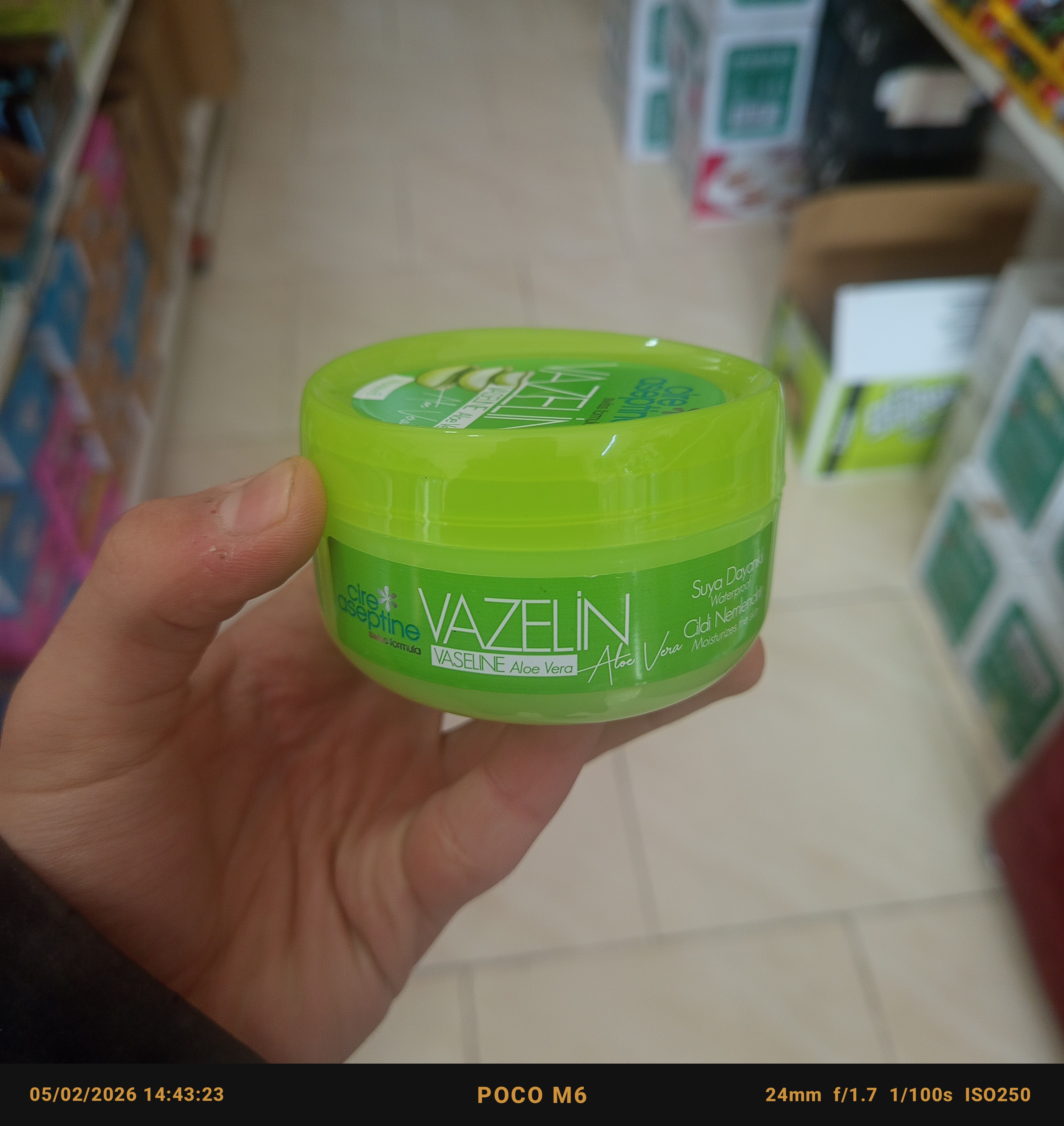 وازلین با حاوی عصاره آلوئه ورا آسپتین با حجم 150 میل